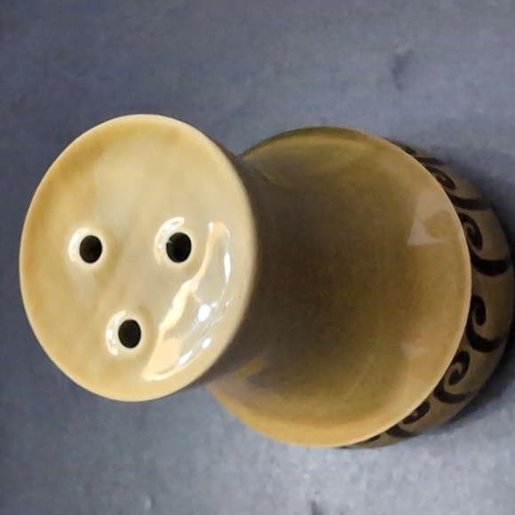 Vintage,Retro Olive Green /Brown Ceramic Salt/Pepper Shakers. - Picture 2 of 8